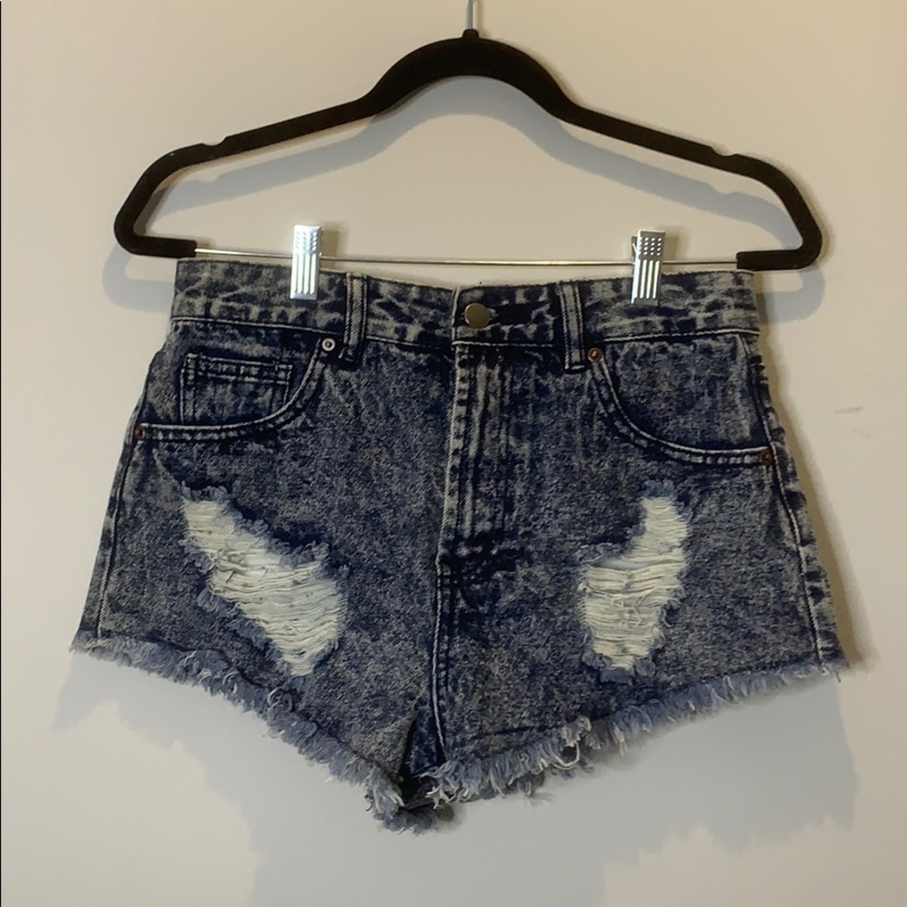 F21 DARK ACID WASHED DISTRESSED HIGH WAISTED SHORT